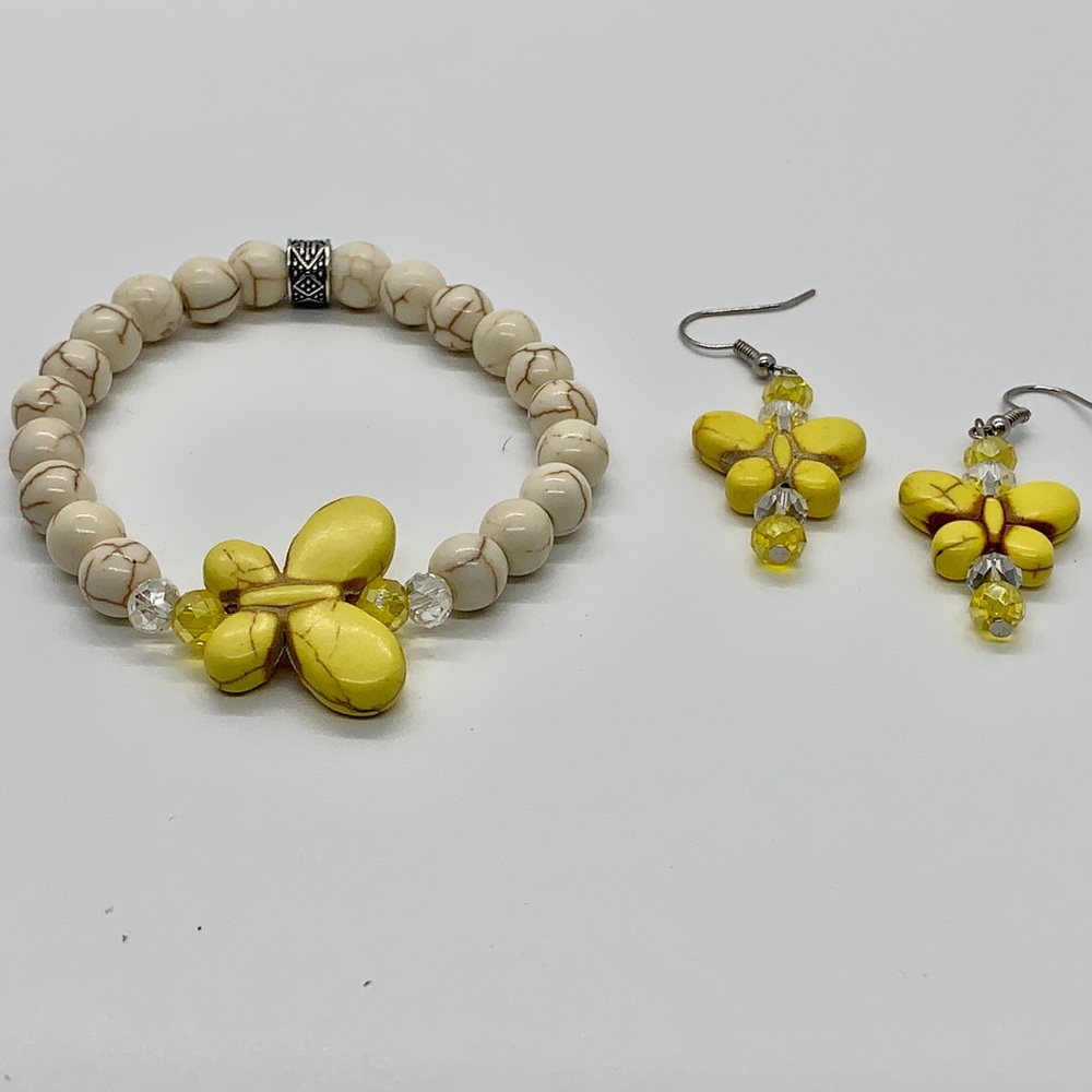 Bracelet and earrings